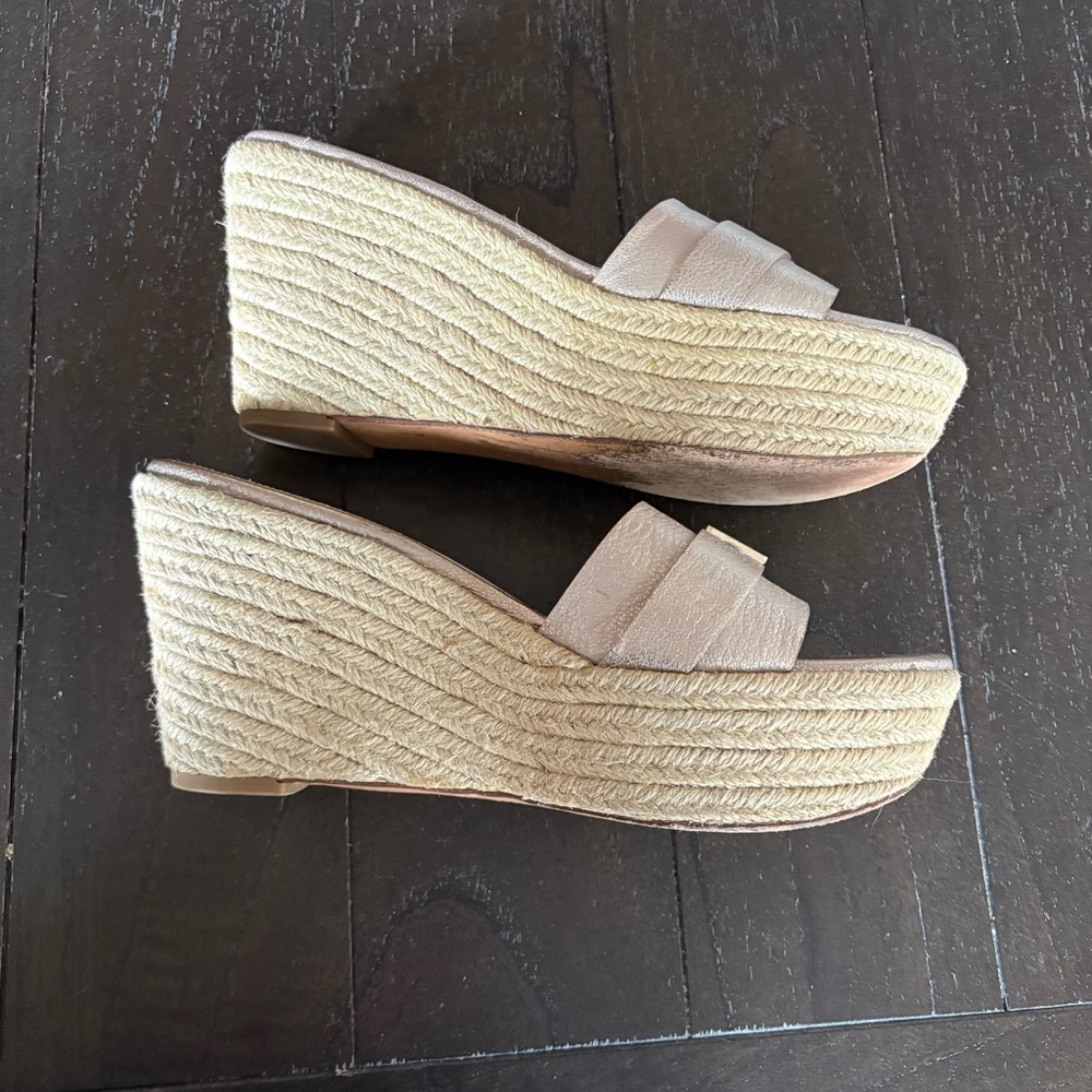 Coach Christie Gold Espadrille Wedge Platform Sandals Leather Metallic Size 8.5 - Picture 2 of 13